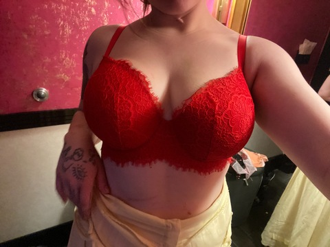bigtittyhorsegirl onlyfans leaked picture 2