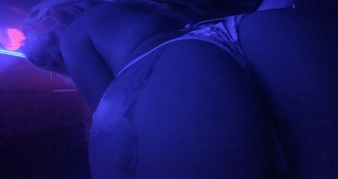 black.rozayy onlyfans leaked picture 2