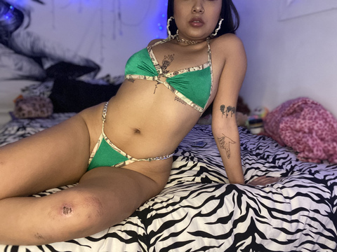 lolalavishxxx onlyfans leaked picture 2
