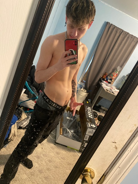 onlyeighteen onlyfans leaked picture 2