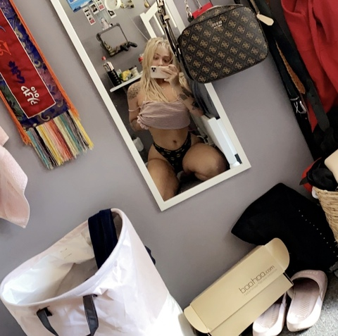 peachyblonde onlyfans leaked picture 2