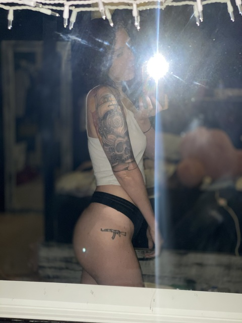 queen_of onlyfans leaked picture 2