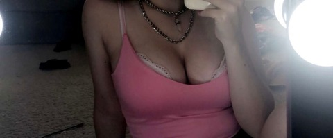 roseychan onlyfans leaked picture 2