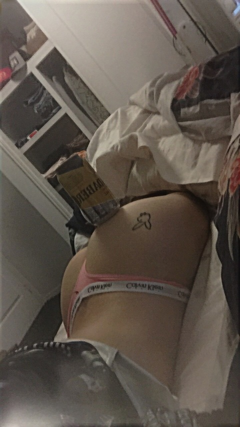 strawberry_baby18 onlyfans leaked picture 2